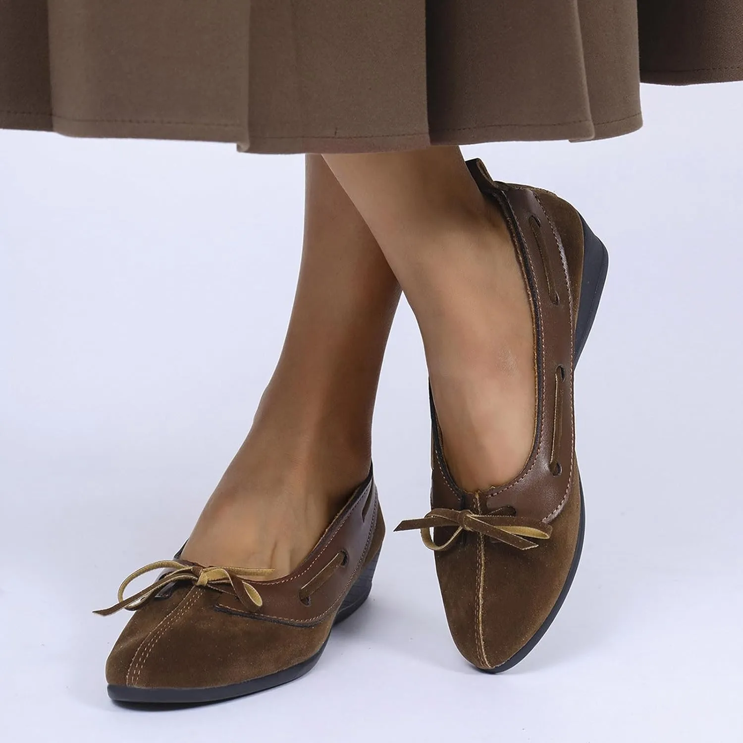 Women's Casual Wedge Heel Shoes Closed Toe Leather Upper Color Block Design Comfortable Everyday Wear Versatile