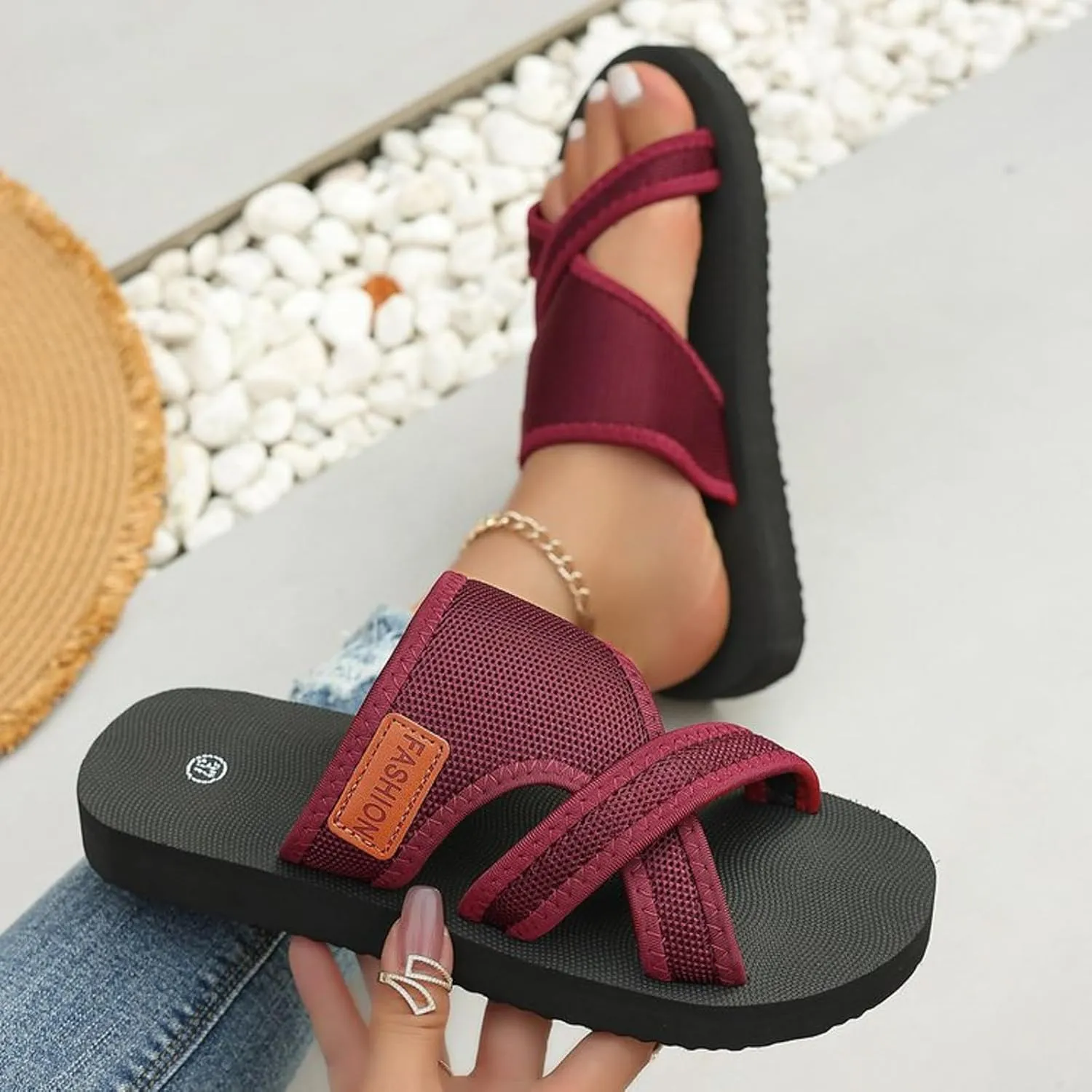 Women's Hollow Mesh Slide Sandals Breathable Mesh Hollow with Toe Loop Summer Casual Flat Slippers Beach Breathable Comfortable Orthopedic Walking Flip Flops with Arch Support