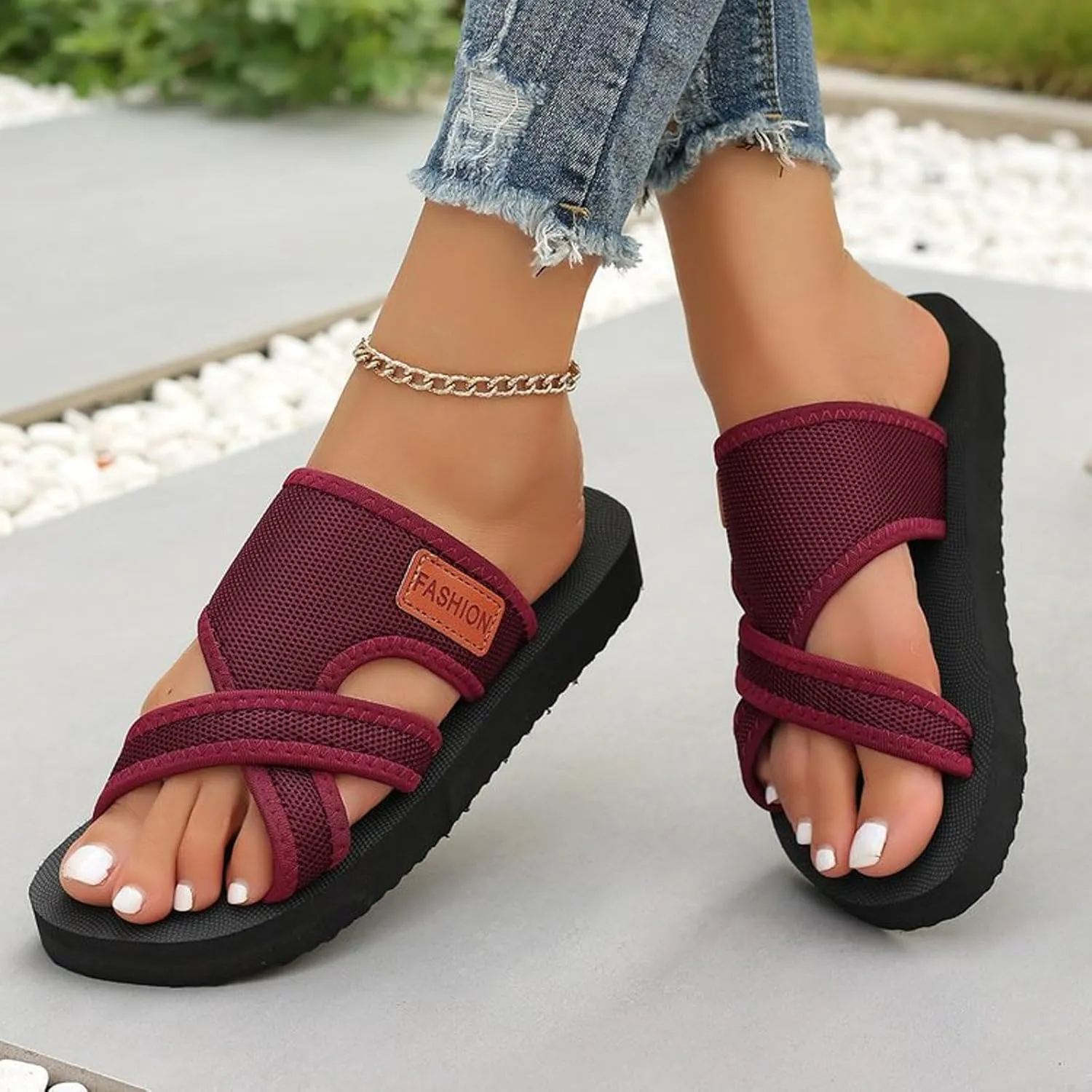 Women's Hollow Mesh Slide Sandals Breathable Mesh Hollow with Toe Loop Summer Casual Flat Slippers Beach Breathable Comfortable Orthopedic Walking Flip Flops with Arch Support